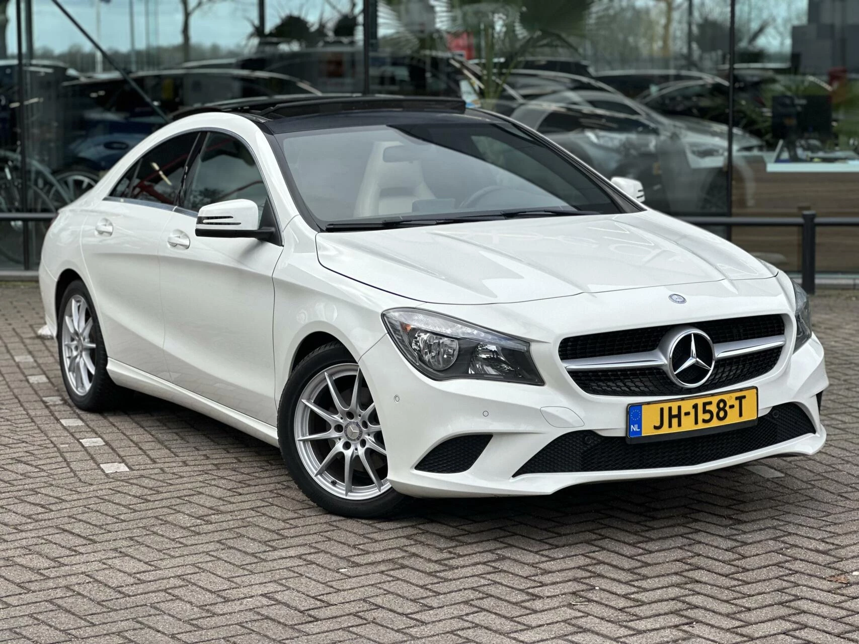 Hoofdafbeelding Mercedes-Benz CLA