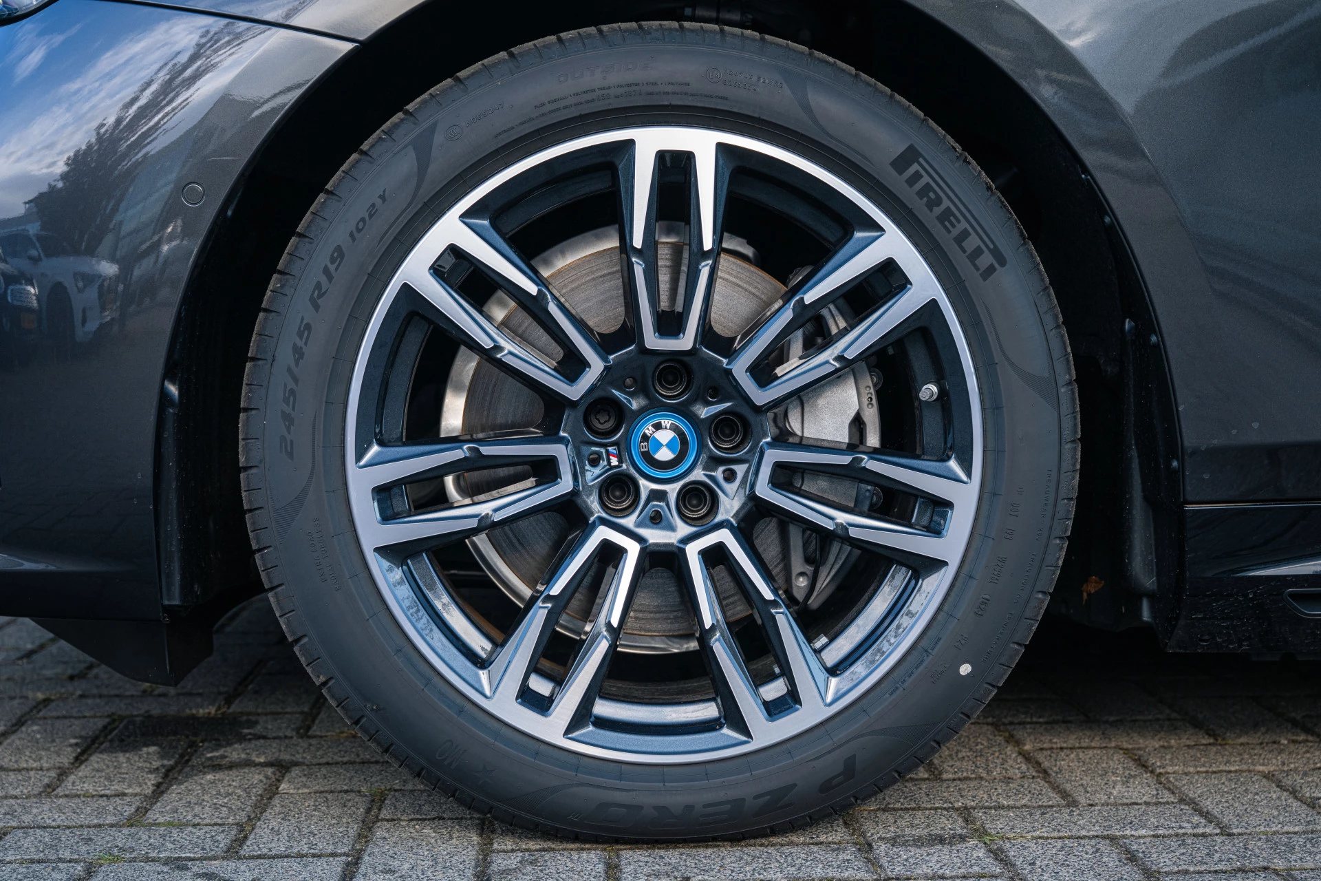 Hoofdafbeelding BMW i5