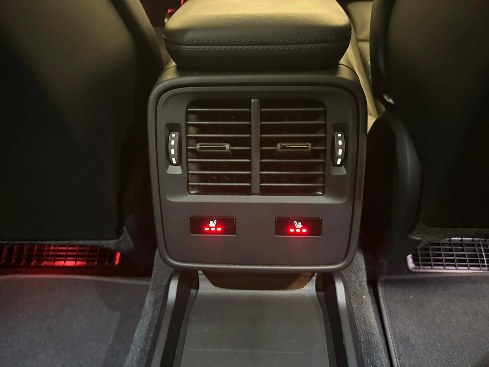 Hoofdafbeelding Porsche Taycan