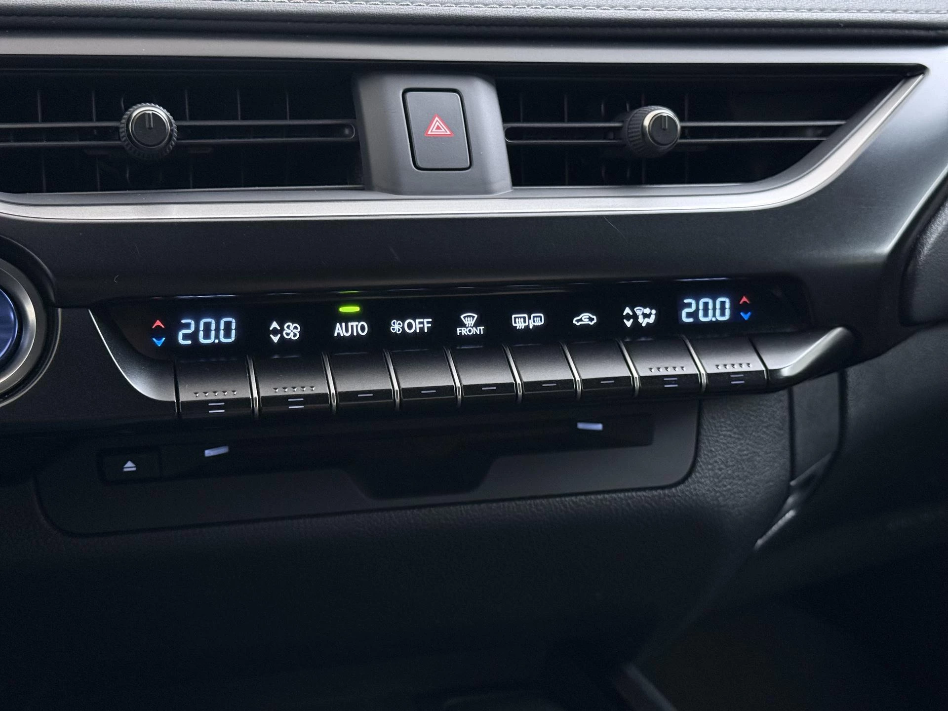 Hoofdafbeelding Lexus UX