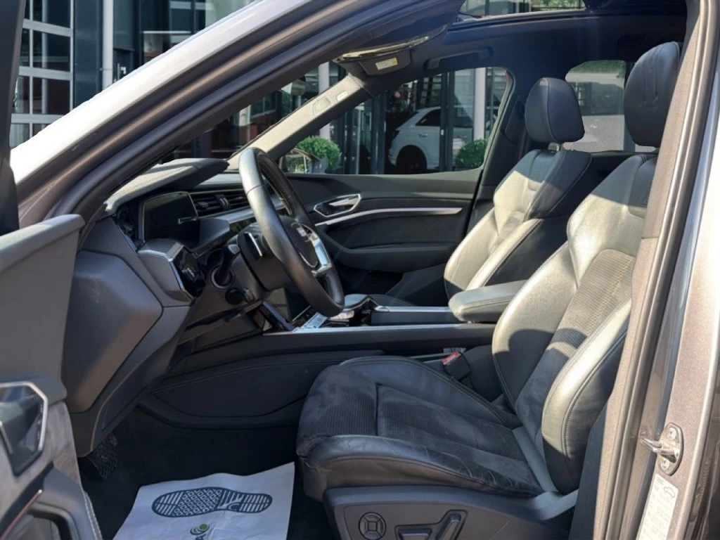 Hoofdafbeelding Audi e-tron