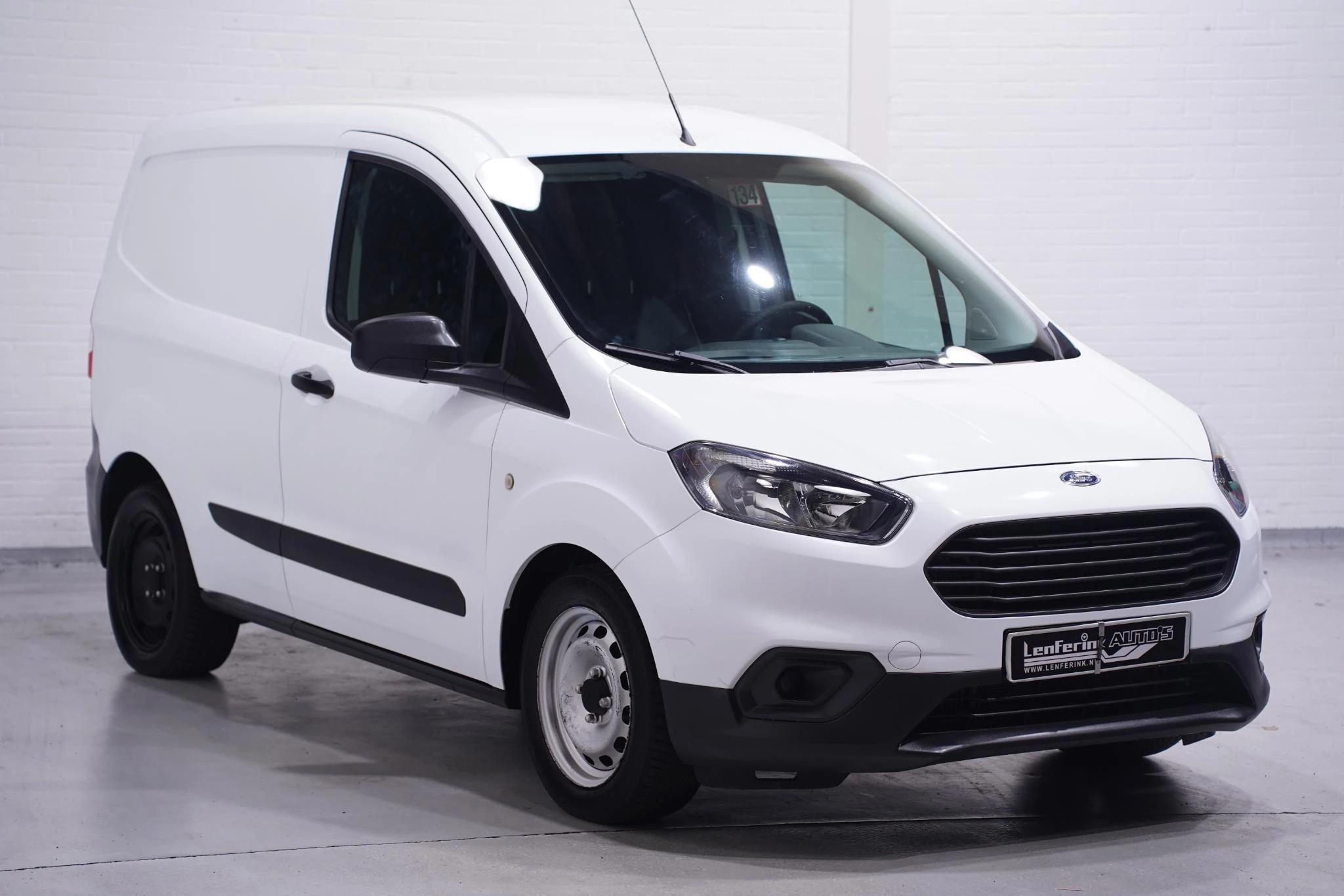 Hoofdafbeelding Ford Transit Courier