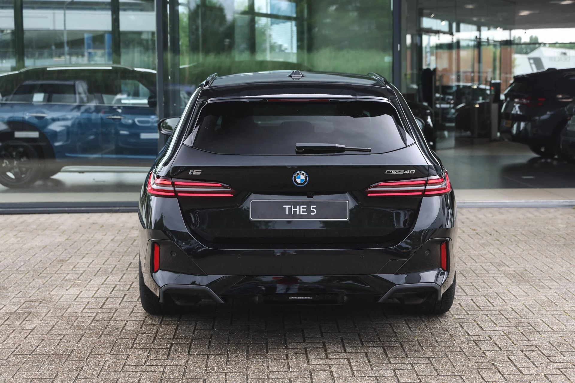 Hoofdafbeelding BMW i5
