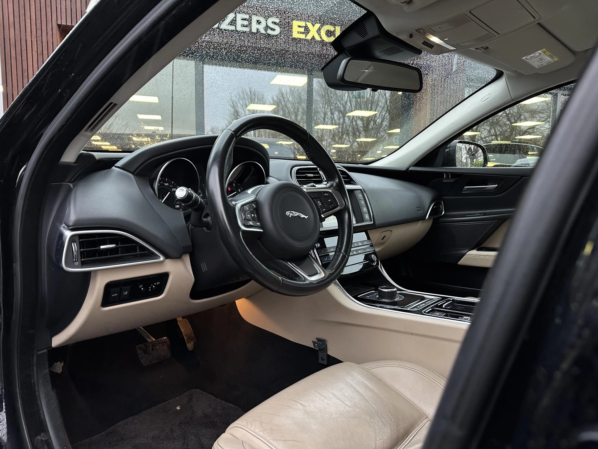 Hoofdafbeelding Jaguar XE