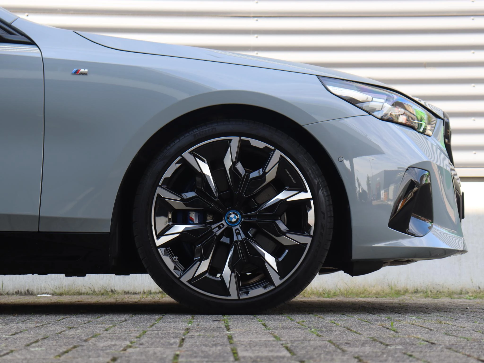 Hoofdafbeelding BMW i5