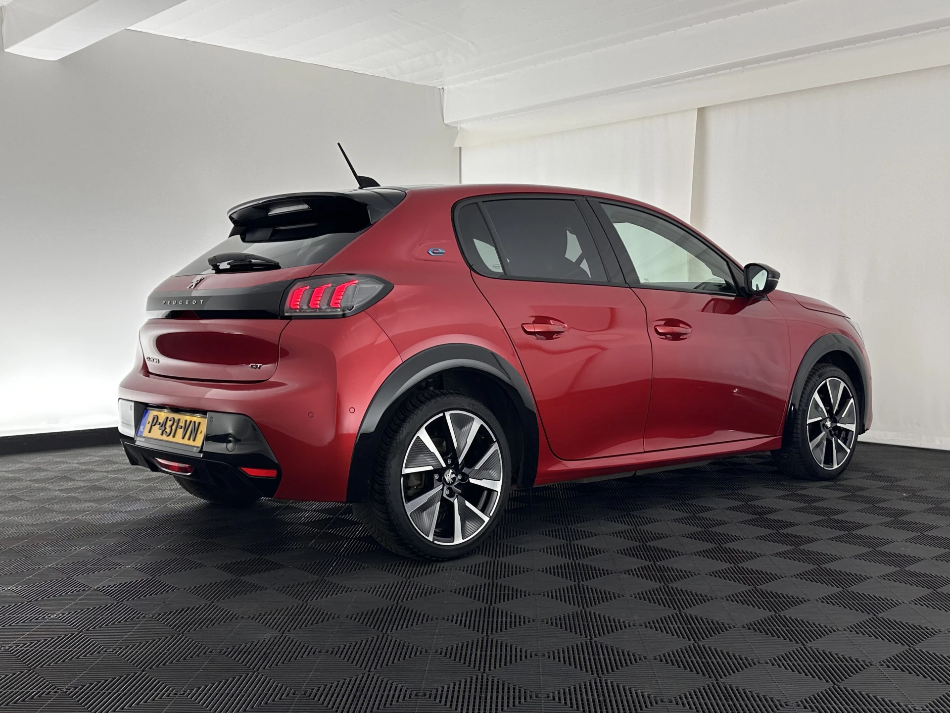 Hoofdafbeelding Peugeot e-208