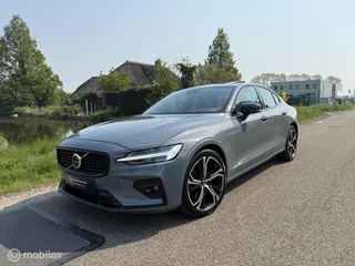Hoofdafbeelding Volvo S60 Volvo S60 2.0 B5 AWD Ultimate Dark / Pano / Harman / BLIS
