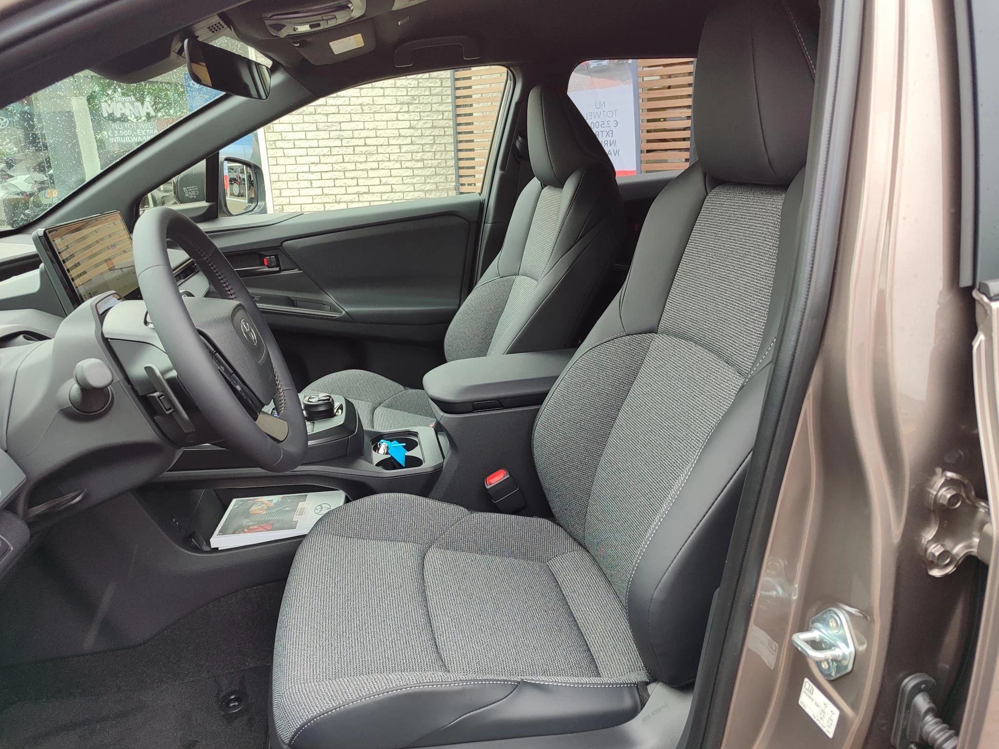 Hoofdafbeelding Toyota bZ4X
