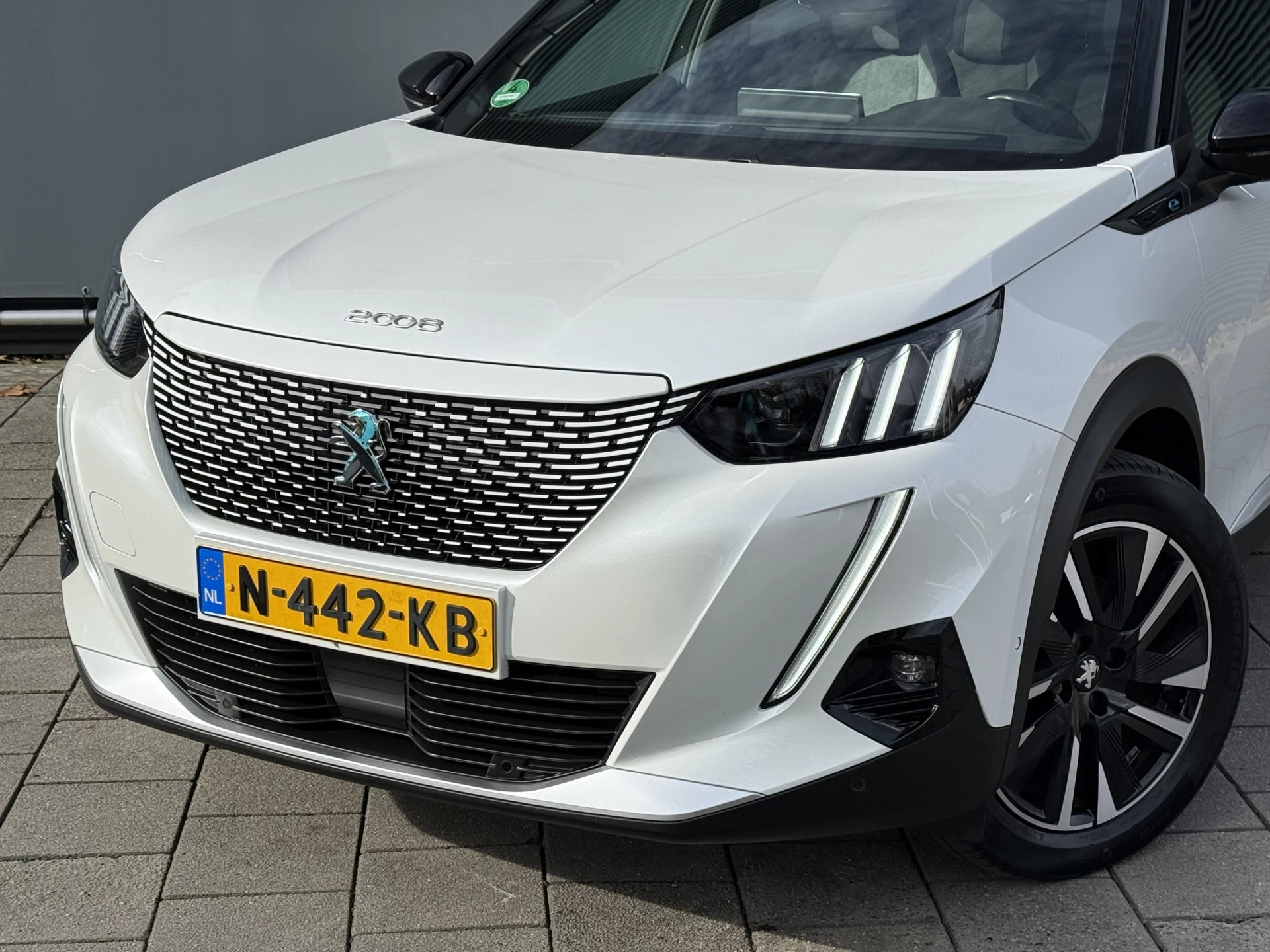 Hoofdafbeelding Peugeot e-2008