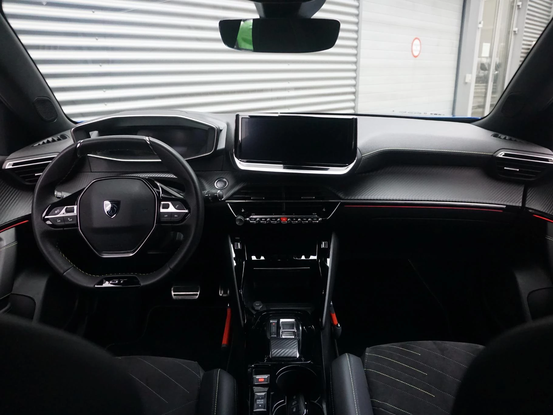 Hoofdafbeelding Peugeot e-2008