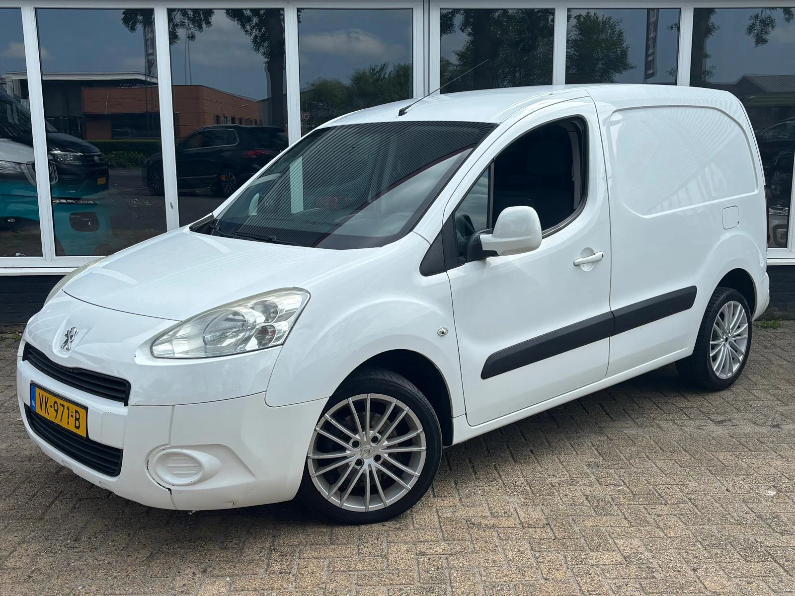 Hoofdafbeelding Peugeot Partner