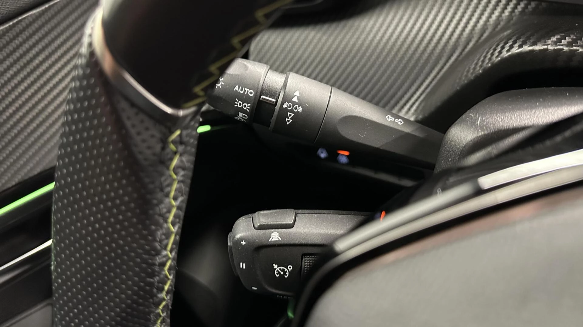 Hoofdafbeelding Peugeot e-2008