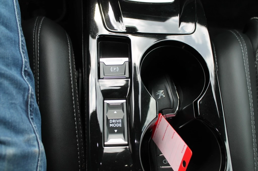 Hoofdafbeelding Peugeot e-208