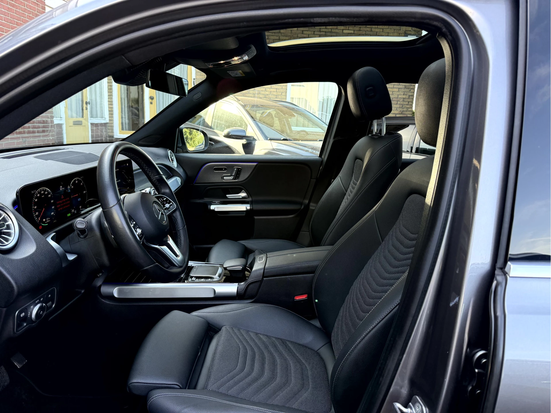 Hoofdafbeelding Mercedes-Benz EQB