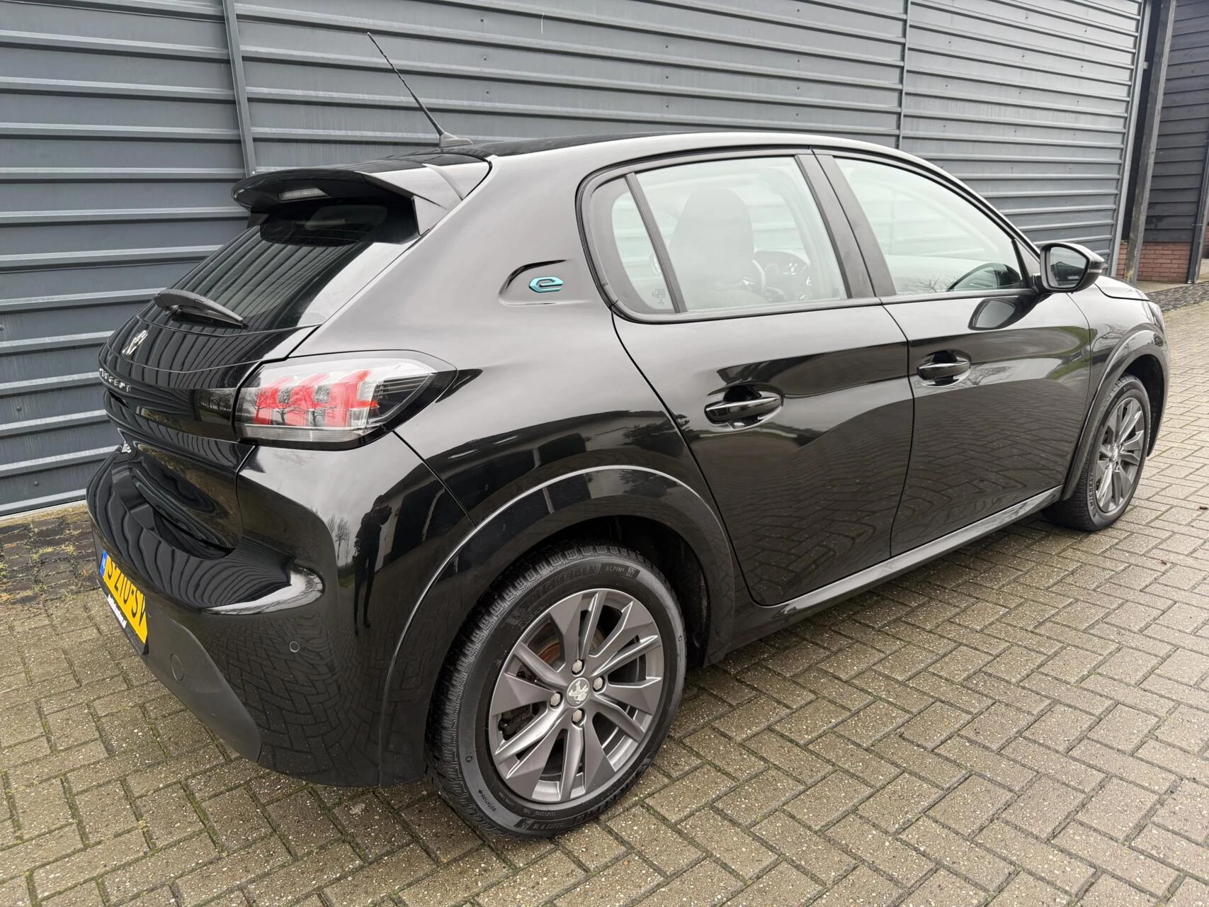 Hoofdafbeelding Peugeot e-208