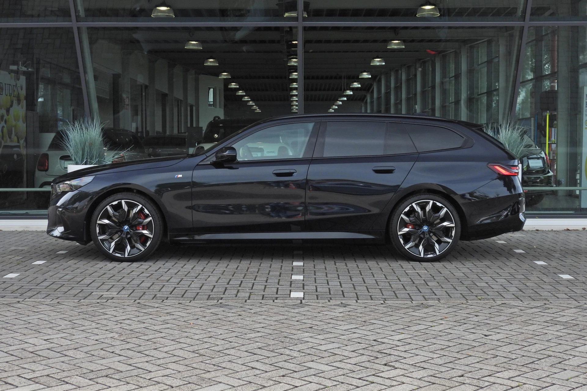 Hoofdafbeelding BMW i5