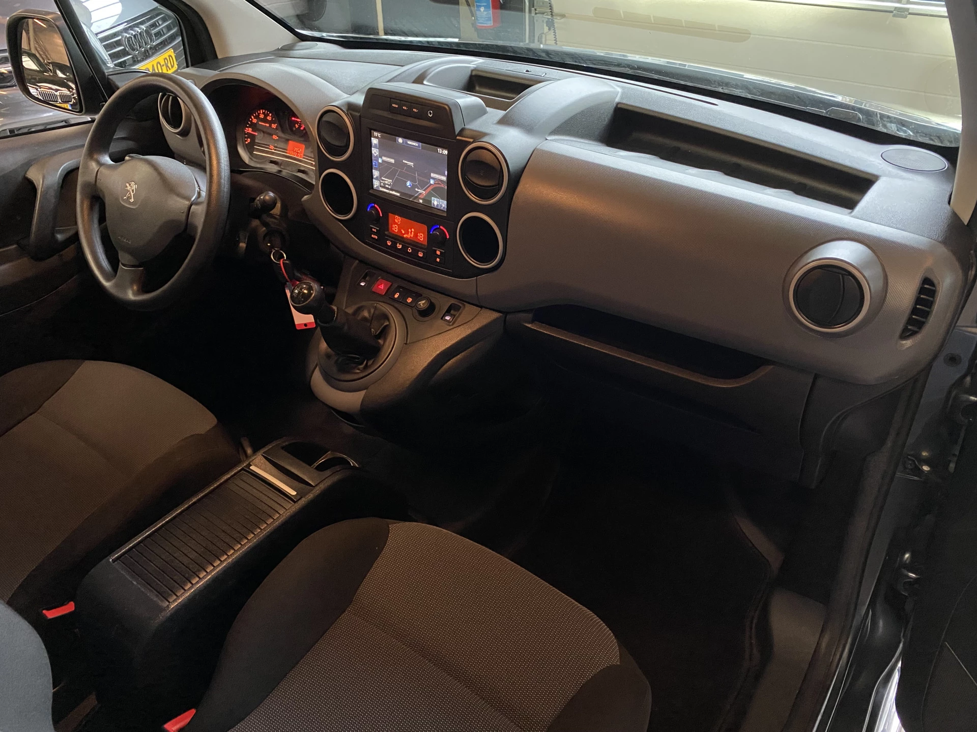 Hoofdafbeelding Peugeot Partner