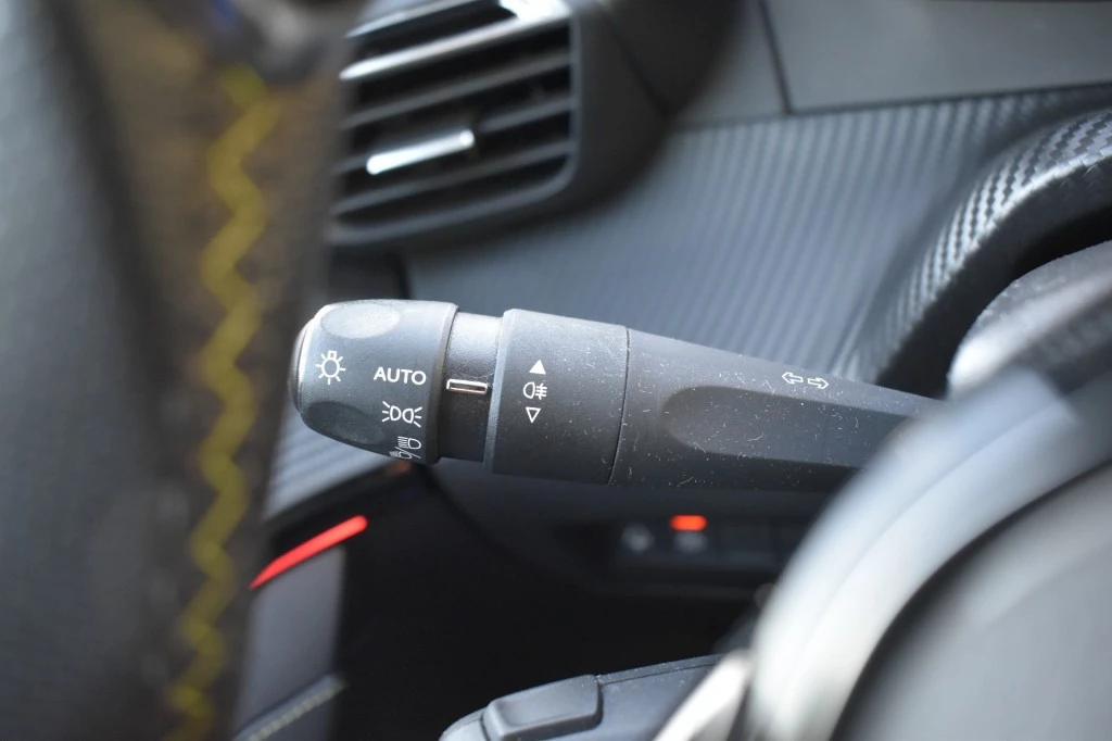 Hoofdafbeelding Peugeot e-208