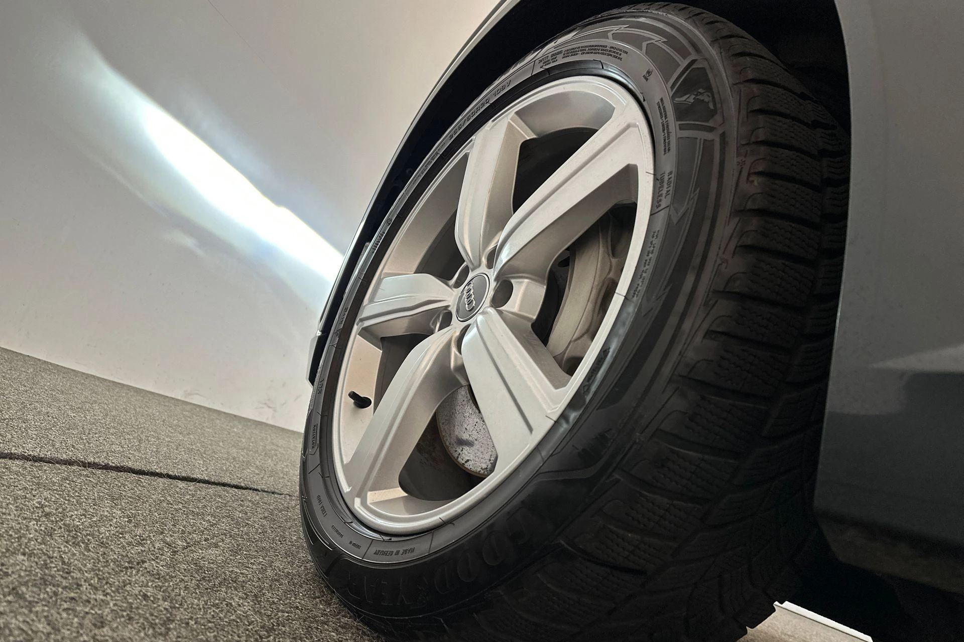 Hoofdafbeelding Audi e-tron