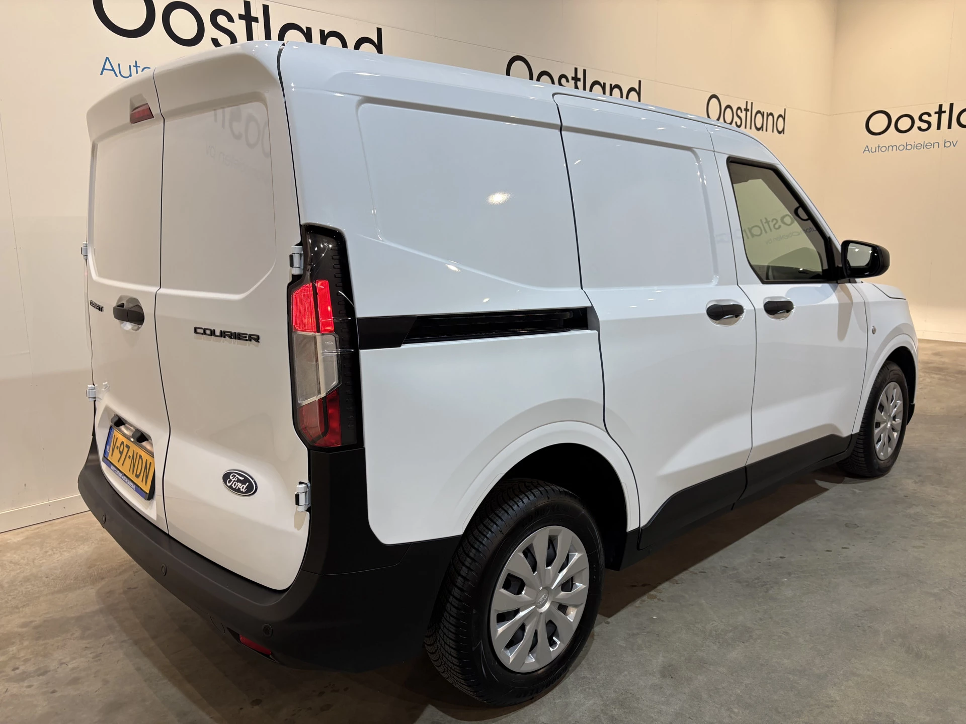 Hoofdafbeelding Ford Transit Courier
