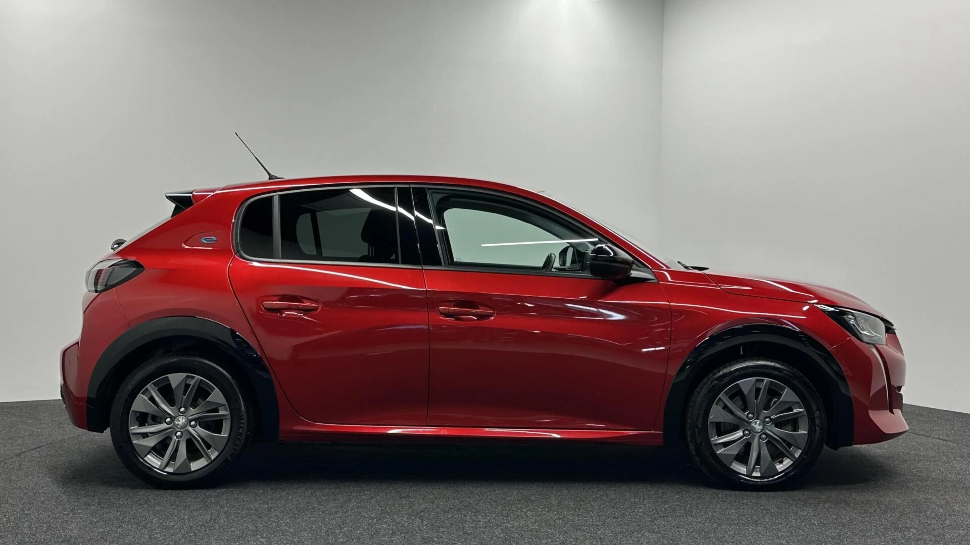 Hoofdafbeelding Peugeot e-208