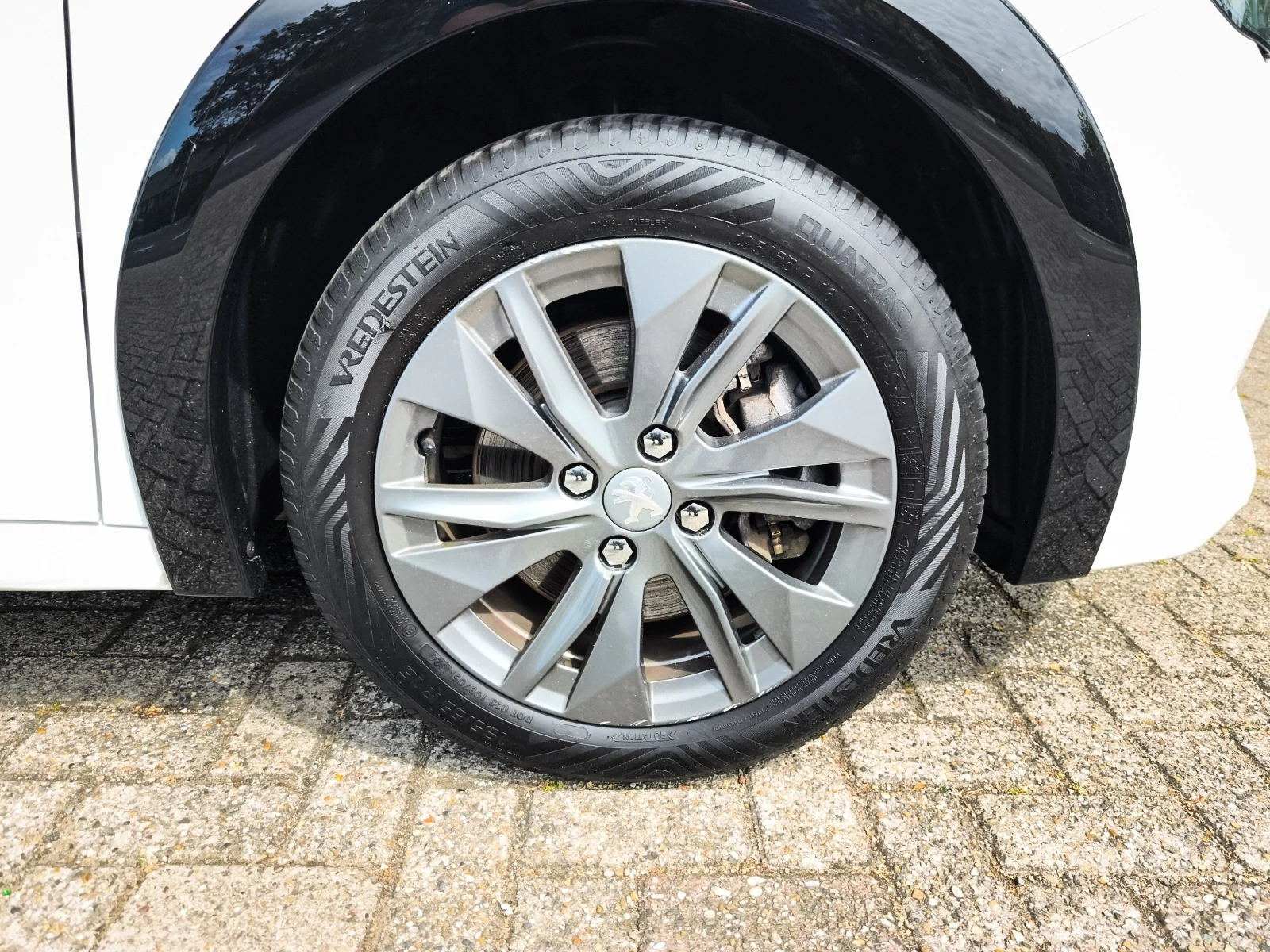 Hoofdafbeelding Peugeot e-208