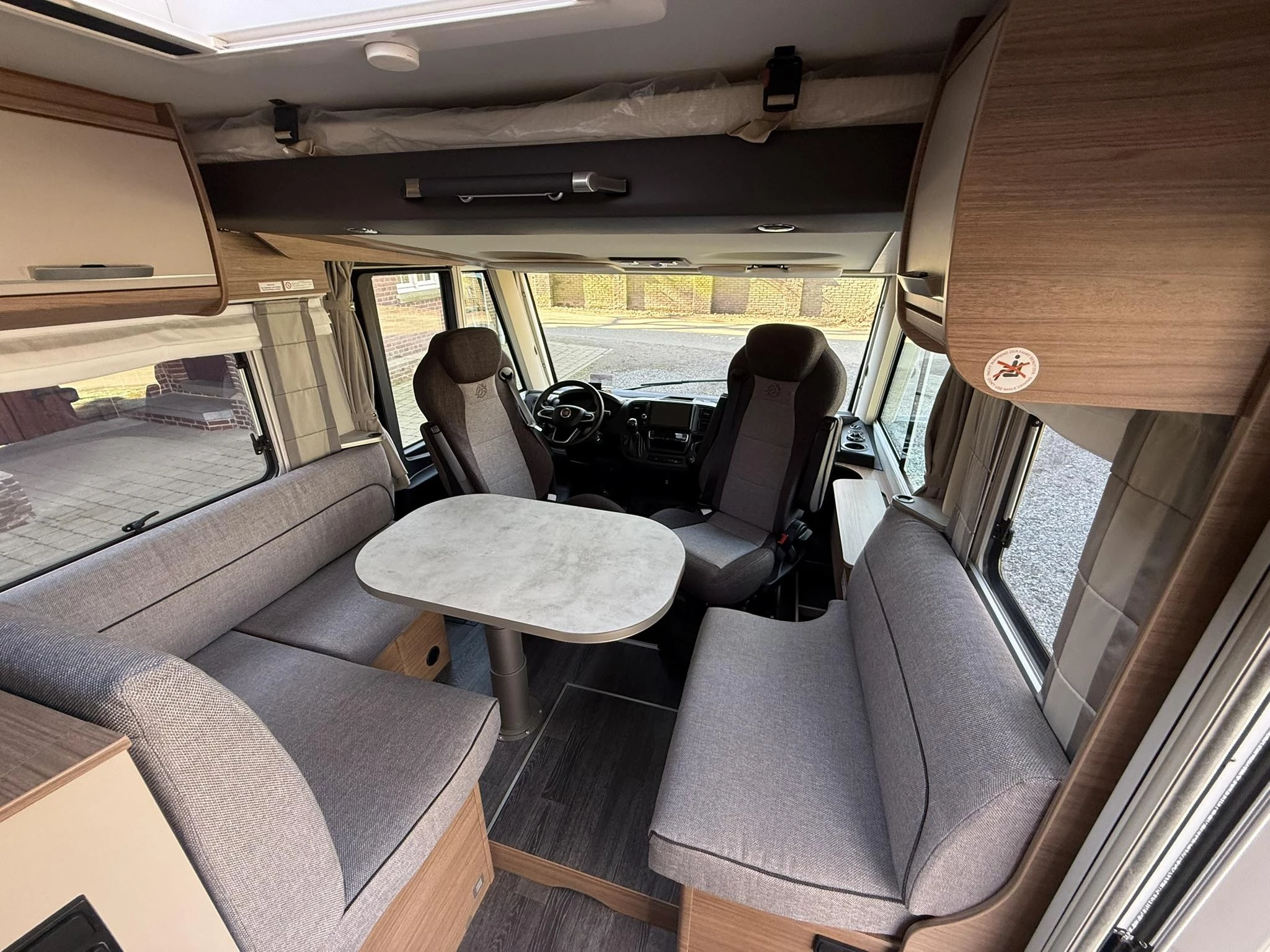 Hoofdafbeelding Knaus R12 700 MEG Live 3300Km. Nieuwstaat, zeer compleet