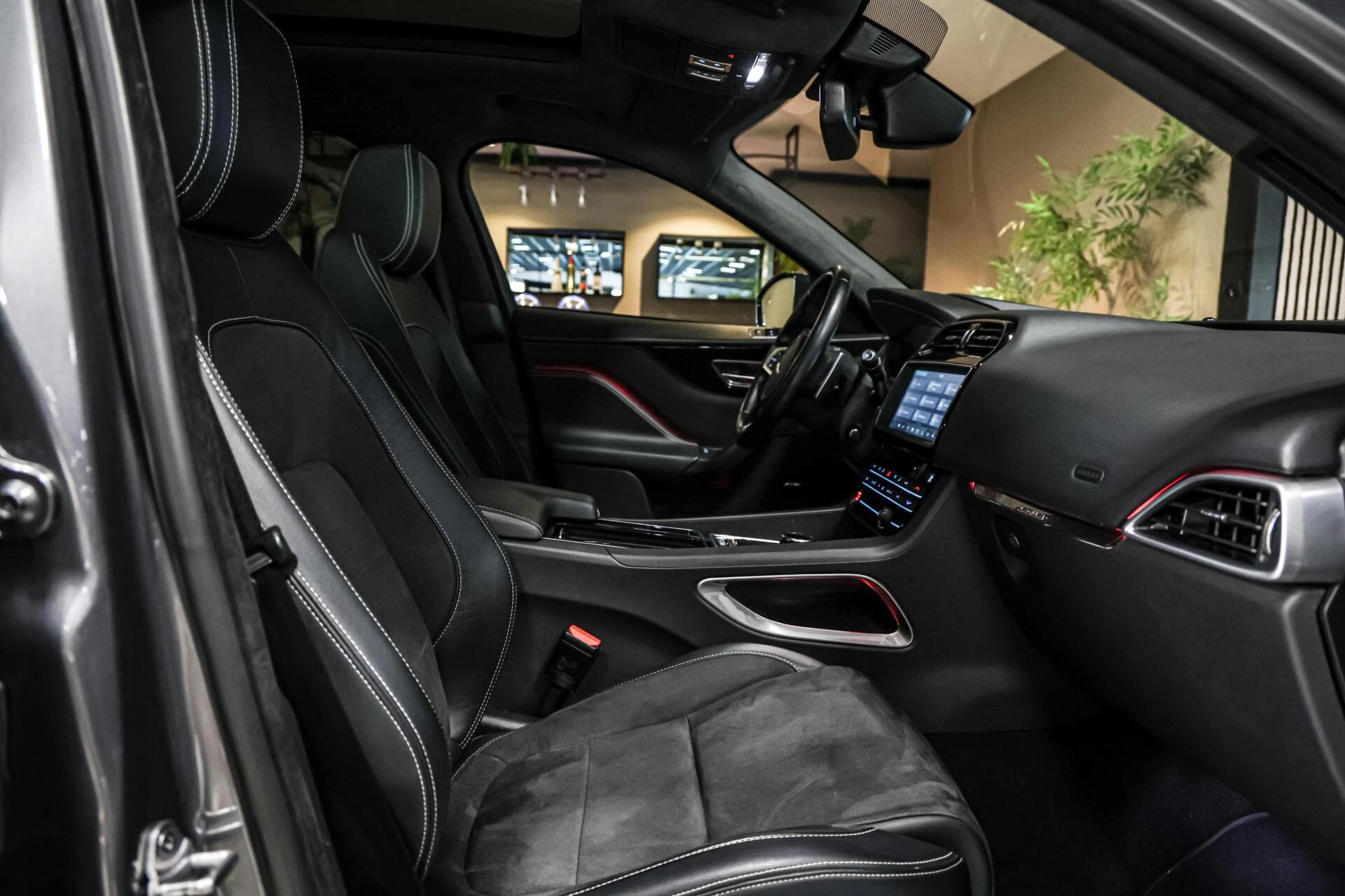 Hoofdafbeelding Jaguar F-PACE