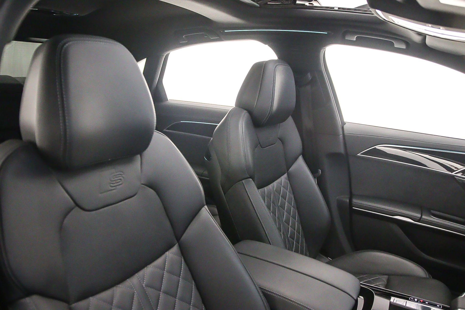 Hoofdafbeelding Audi A8