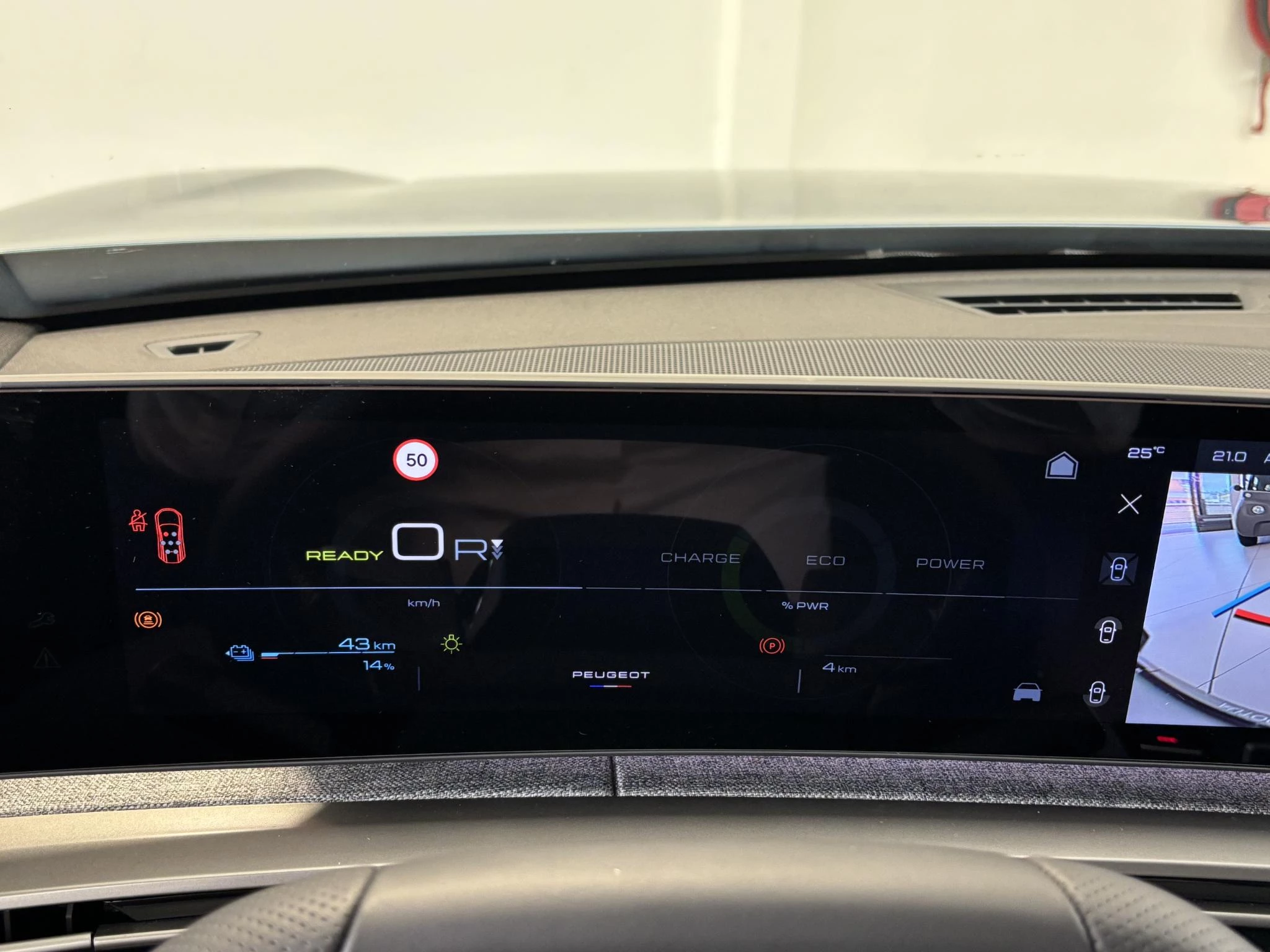 Hoofdafbeelding Peugeot e-5008