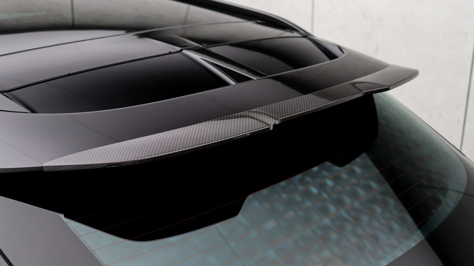 Hoofdafbeelding Aston Martin DBX