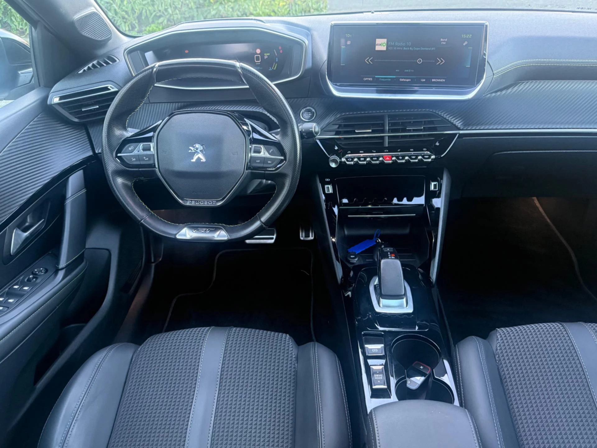 Hoofdafbeelding Peugeot e-208