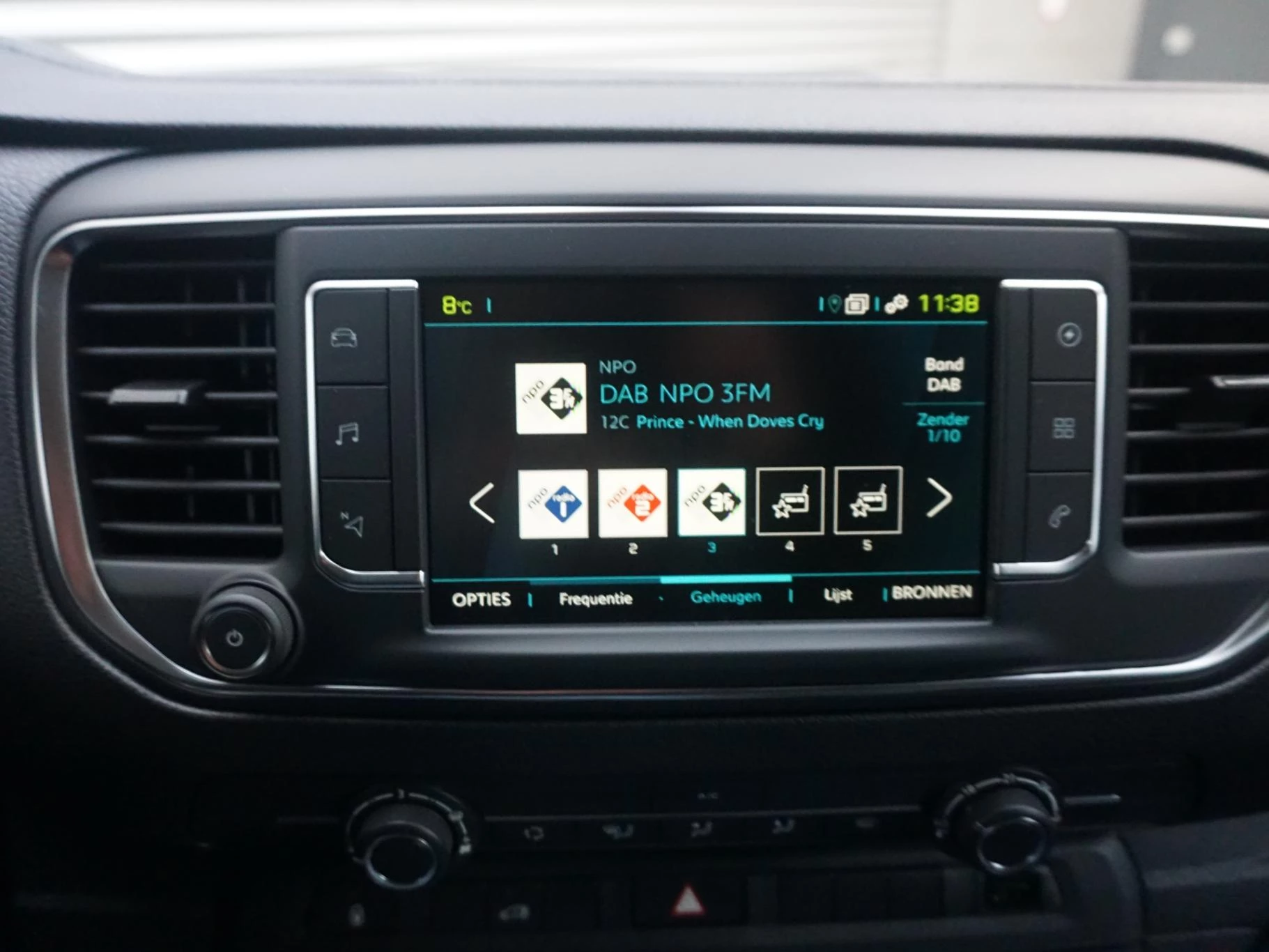 Hoofdafbeelding Peugeot e-Expert