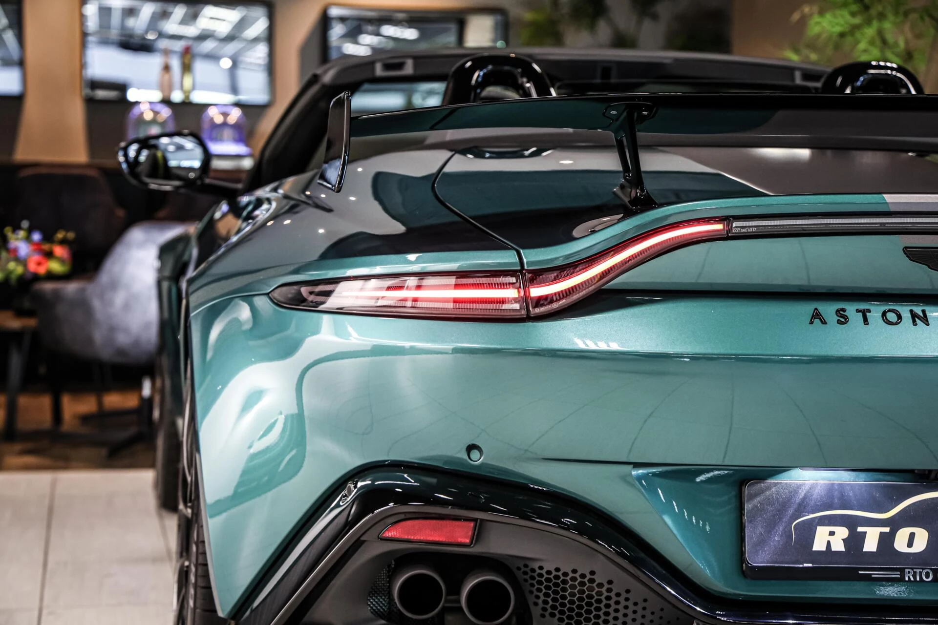 Hoofdafbeelding Aston Martin V8 Vantage