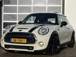 Hoofdafbeelding MINI Cooper S MINI Cooper S Mini 2.0 Chili Serious Business 192pk | Achteruitrijcamera | Bluetooth | Cruise control | Elektrisch schuif-/kanteldak | LED koplampen | Lederen bekleding | Navigatiesysteem | Voorstoelen verwarmd | Dealer onderhouden!