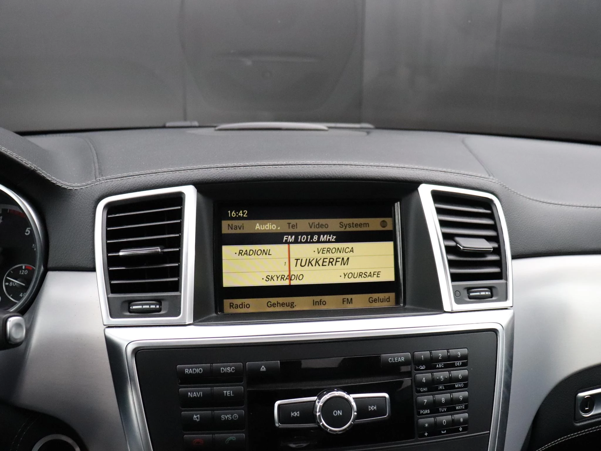 Hoofdafbeelding Mercedes-Benz M-Klasse