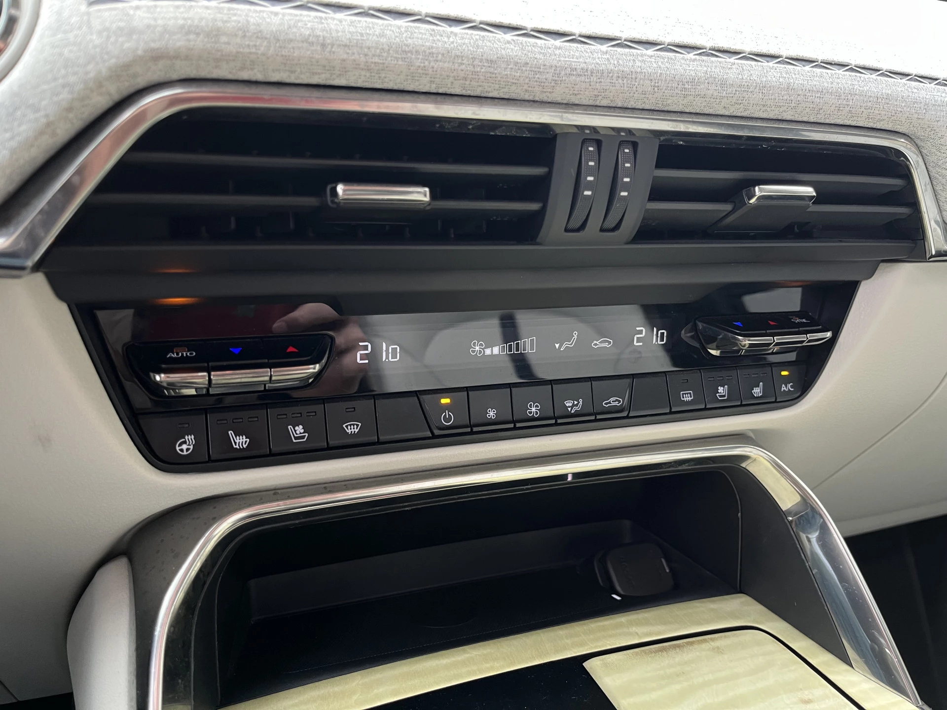 Hoofdafbeelding Mazda CX-60