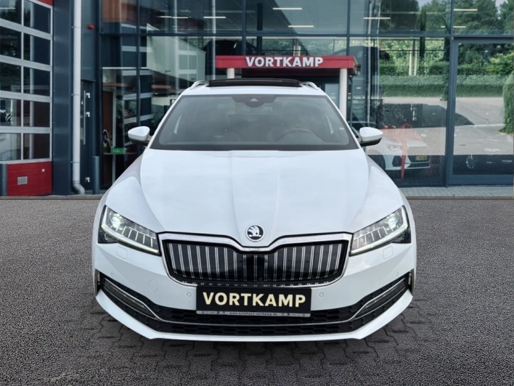 Hoofdafbeelding Škoda Superb