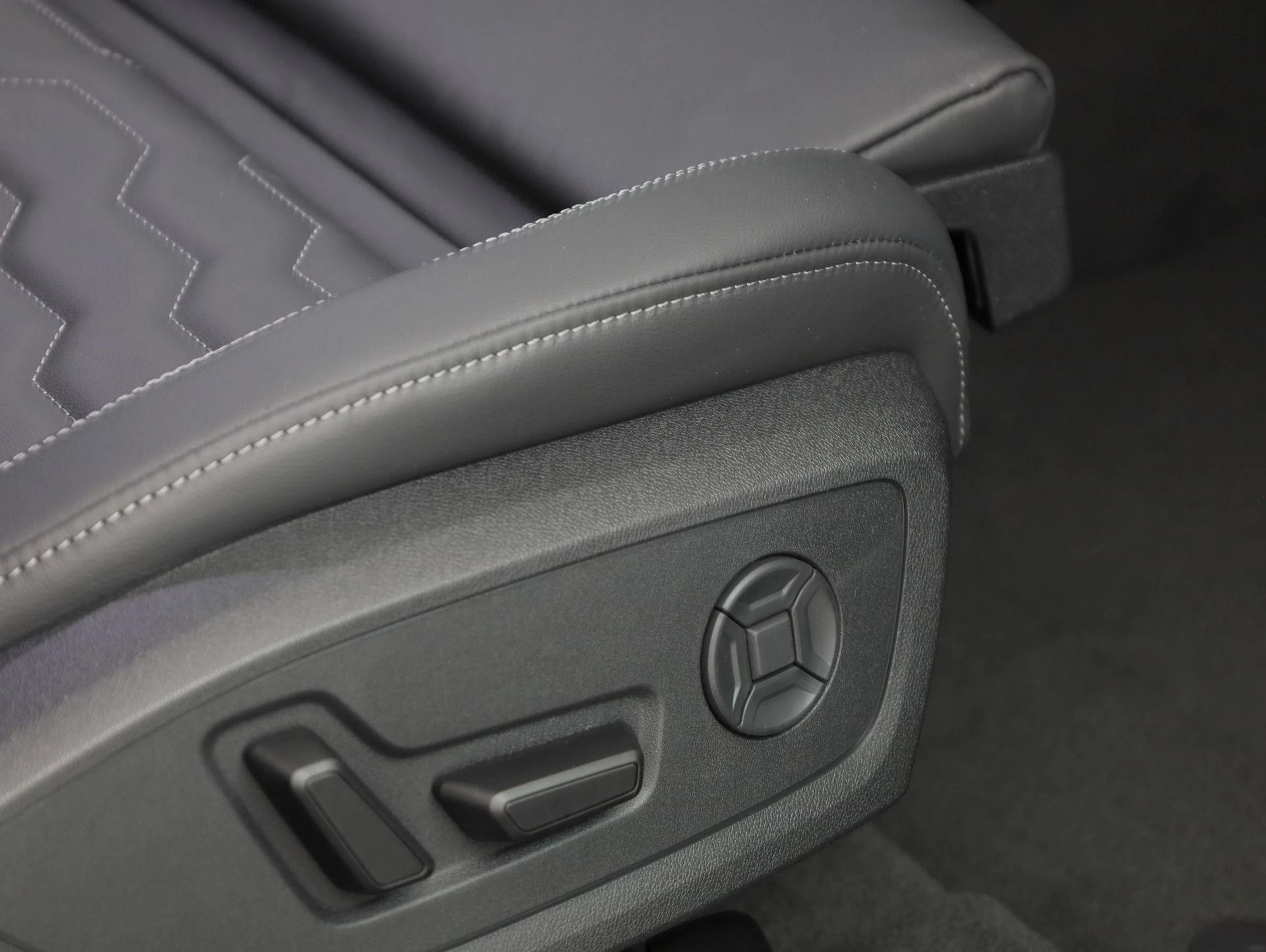 Hoofdafbeelding Audi A6 Avant e-tron