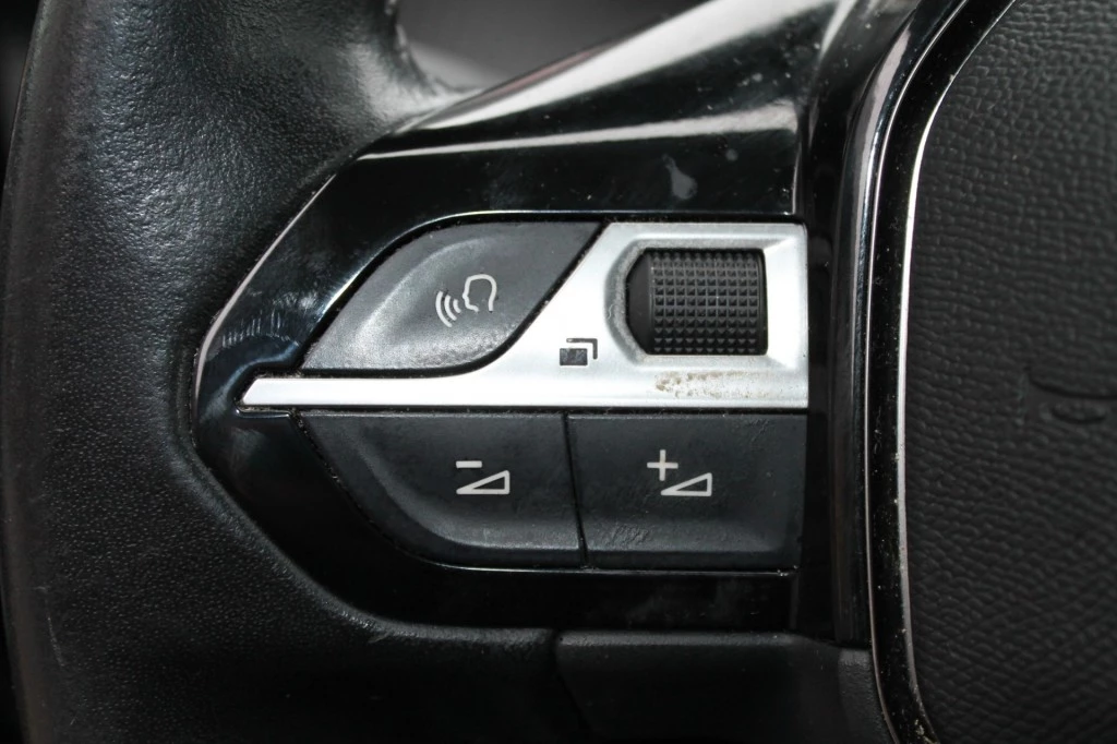 Hoofdafbeelding Peugeot e-208