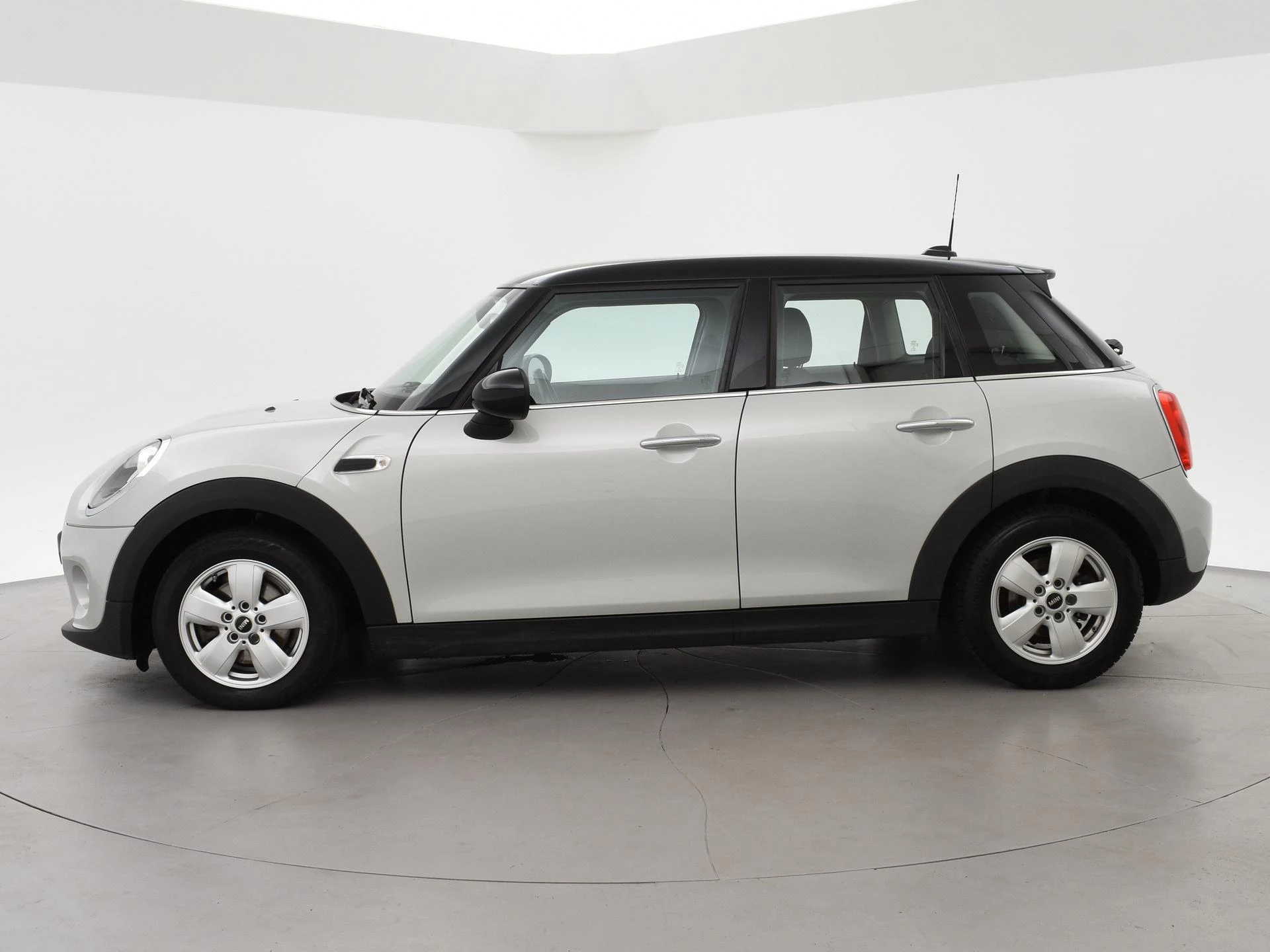 Hoofdafbeelding MINI 5-deurs