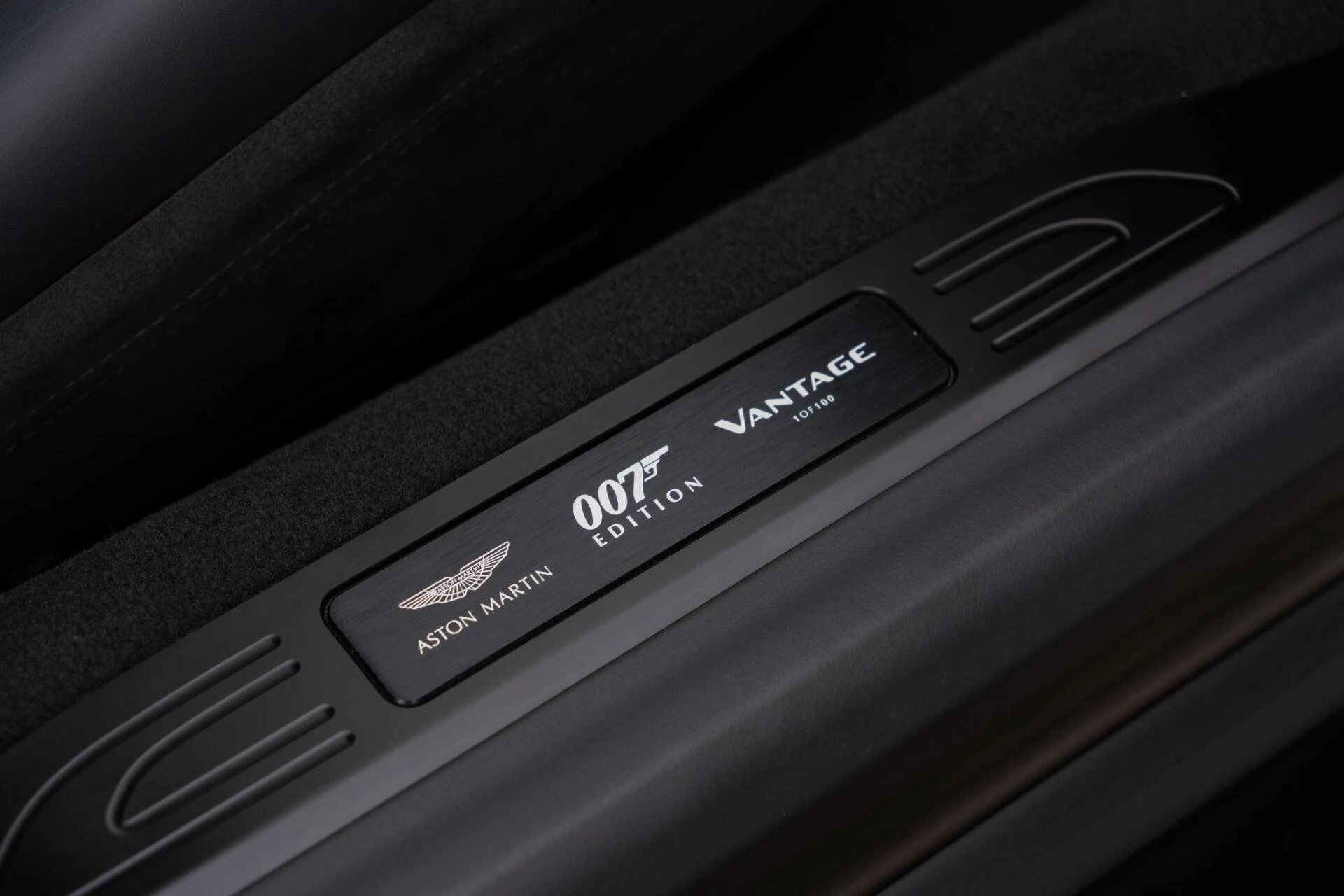 Hoofdafbeelding Aston Martin V8 Vantage