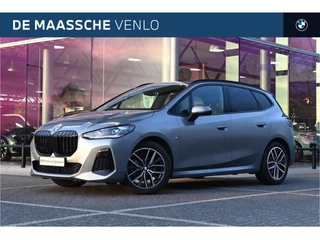 BMW 2 Serie Active Tourer 220i M Sport Automaat / Panoramadak / Trekhaak  / Sportstoelen / Adaptieve LED / / Adaptief M onderstel / Comfort Access / Achteruitrijcamera