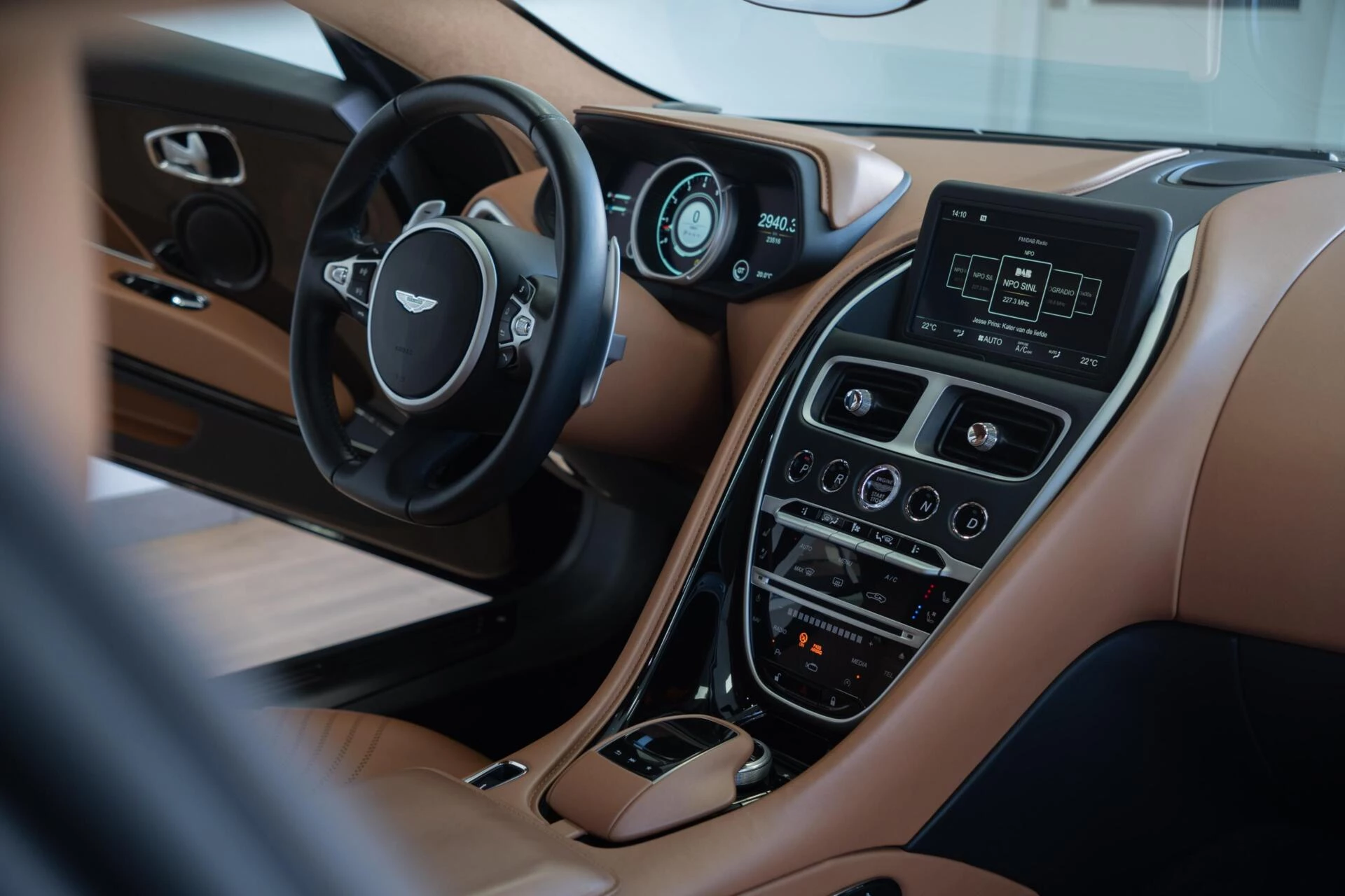 Hoofdafbeelding Aston Martin DB11