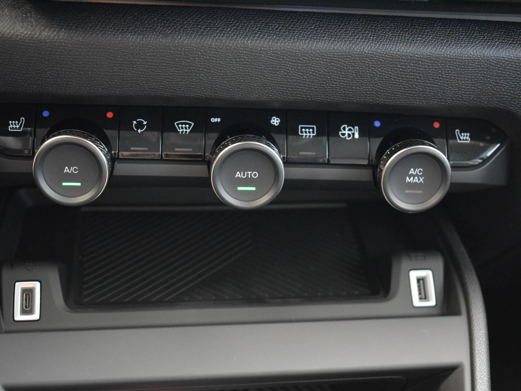 Hoofdafbeelding Citroën ë-C4