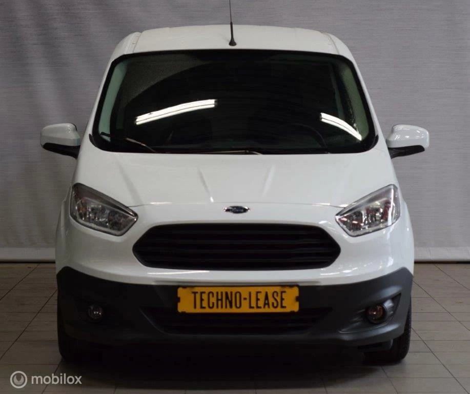 Hoofdafbeelding Ford Transit Courier