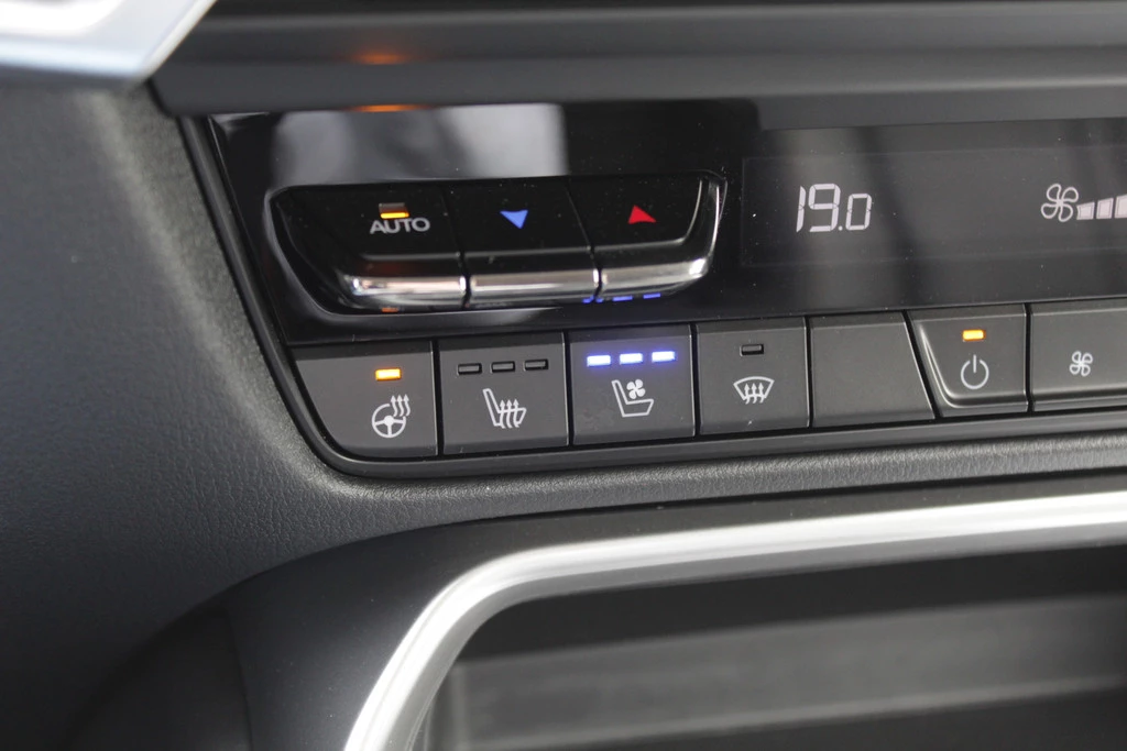 Hoofdafbeelding Mazda CX-60