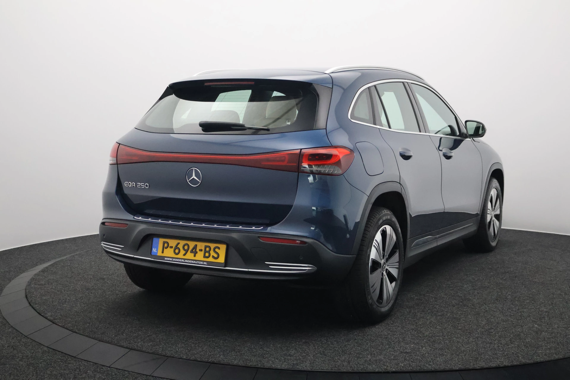 Hoofdafbeelding Mercedes-Benz EQA