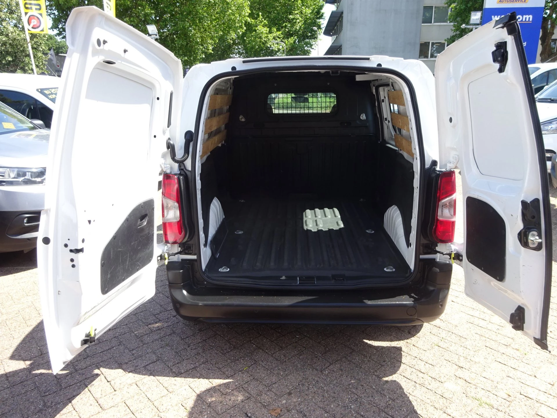 Hoofdafbeelding Peugeot Partner