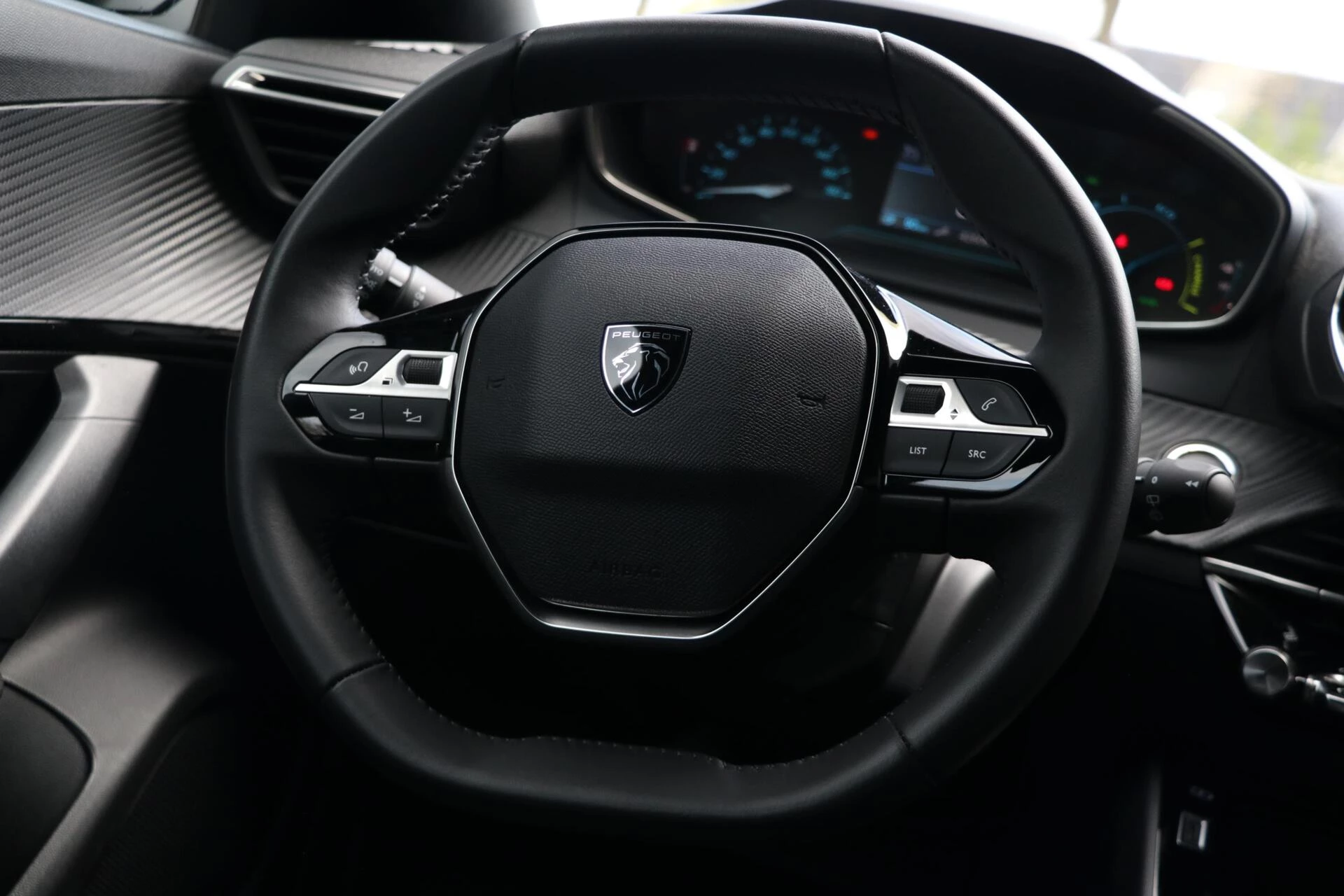 Hoofdafbeelding Peugeot e-2008